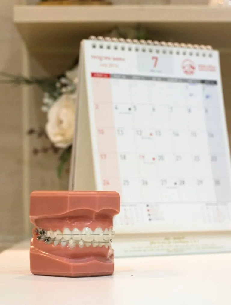Photo "What to do if you have an adverse reaction after a dental implant"