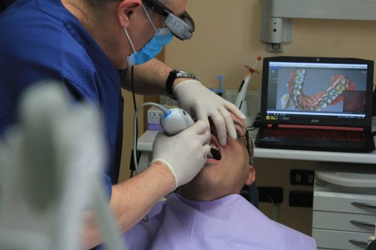Photo implant dentar