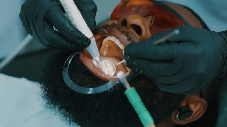 Photo dental implant procedure steps