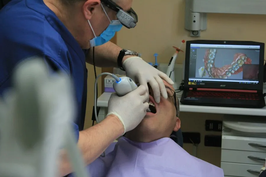 Photo dental implant procedure steps